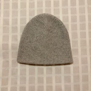 Babaton 100% Cashmere Light Gray Knit Toque